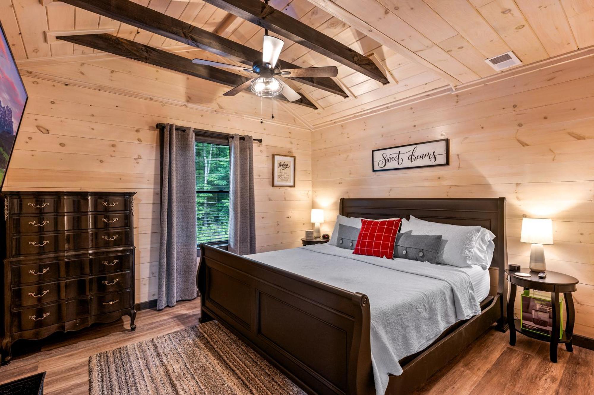 Lil Cabin In The Cove! Mtn Views, Theater, Hot Tub, Games, King Beds, Prime Location! Sevierville Εξωτερικό φωτογραφία