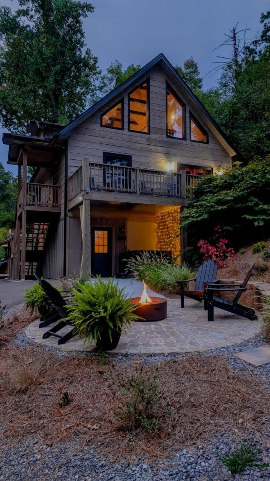 Lil Cabin In The Cove! Mtn Views, Theater, Hot Tub, Games, King Beds, Prime Location! Sevierville Εξωτερικό φωτογραφία